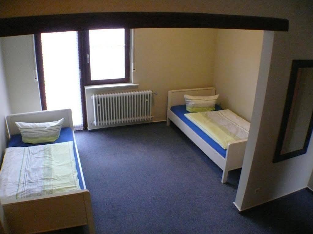 Hotel Garni Pension Ruth Mutterstadt Kültér fotó