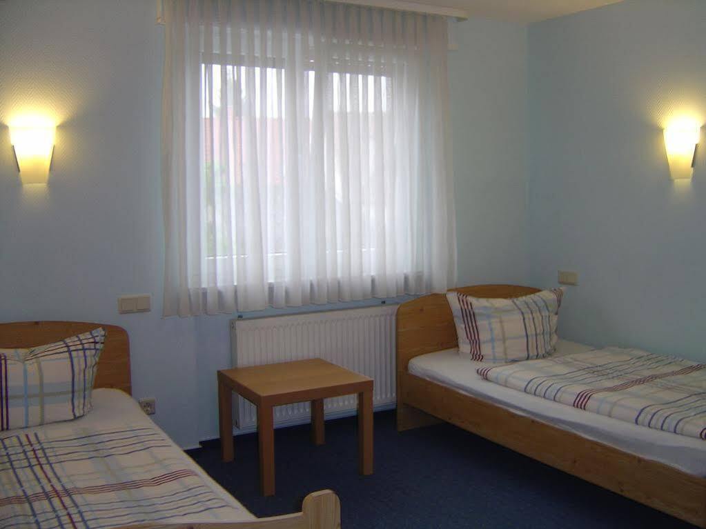 Hotel Garni Pension Ruth Mutterstadt Kültér fotó